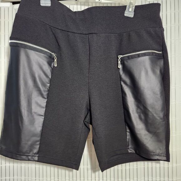 Emery Rose Shorts For Women Size 1XL Color Black Stretch With zippers Details B9 - Picture 1 of 11